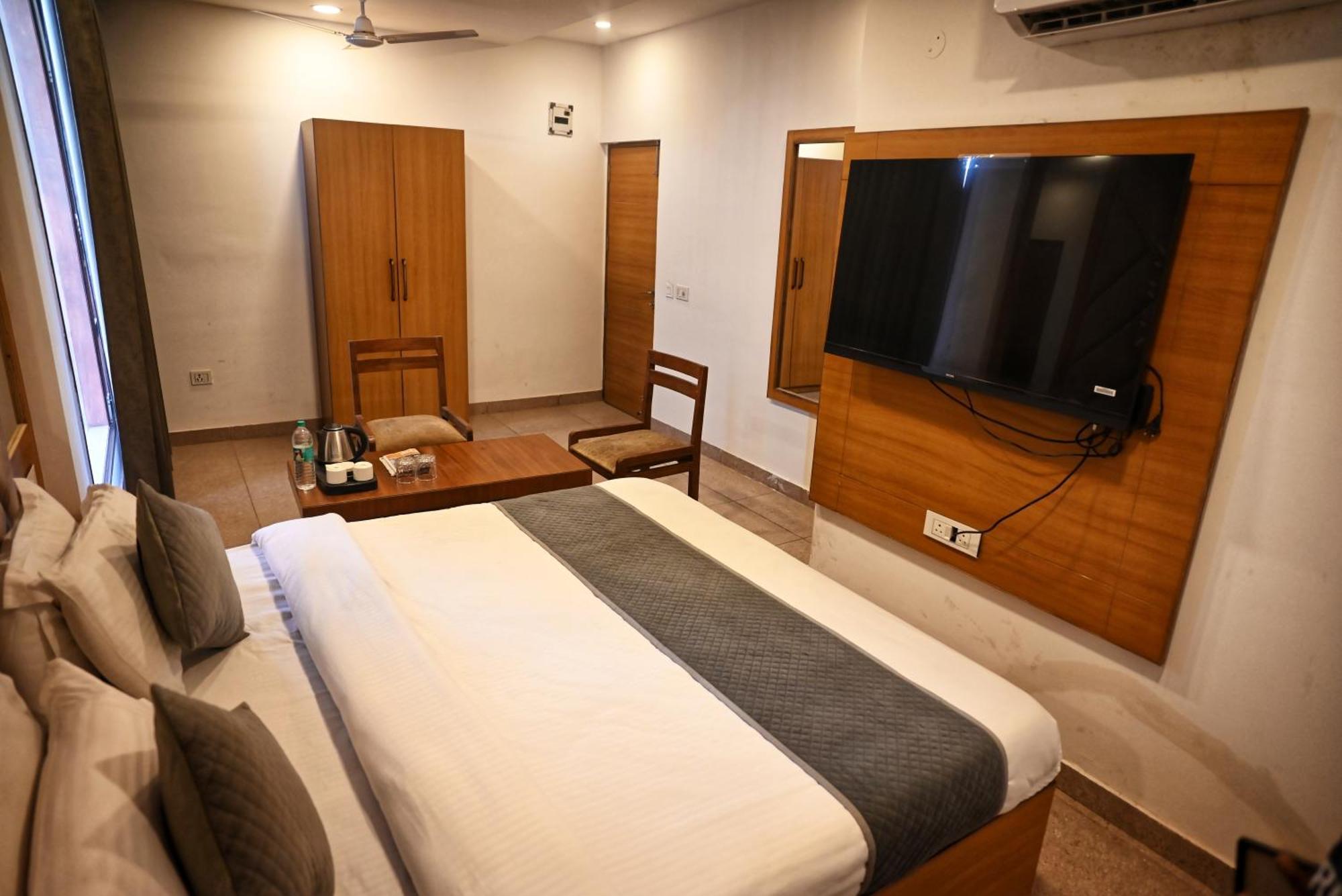 Hotel Lake View Chandigarh Chandīgarh Exterior foto